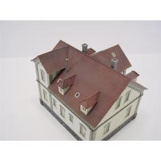 Fertigmodell "Siedlungshaus" aus Pola Bausatz 143