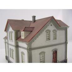 Fertigmodell "Siedlungshaus" aus Pola Bausatz 143