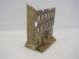 Fertigmodell "Stadthaus Ruine" aus Pola Bausatz 166