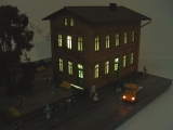 Diorama "Schule" mit beleuchtetem Auto