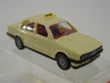 HO 149 14 BMW 320i Taxi creme